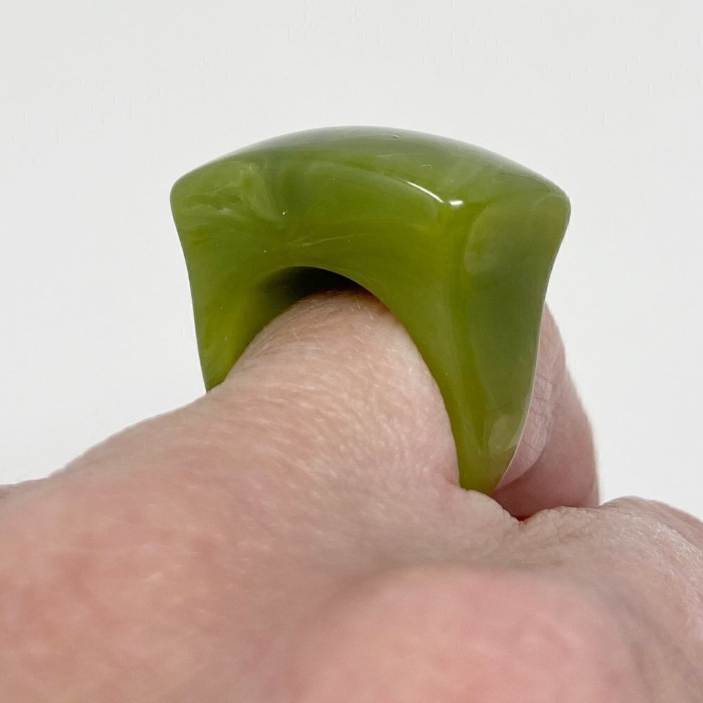 Olive Green Chunky Acrylic Ring Statement Size 6 - Picture 3 of 7